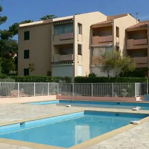 Studio Avec Piscines à 500m De La Plage , Bandol France